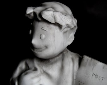 VaultTec University Statue Replica Fallout 76