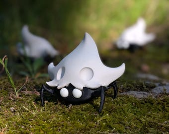 Silksong inspired Skull Scuttler figure, Hollow knight