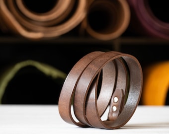 Handgefertigtes Lederarmband: Personalisiertes Boho-Armband