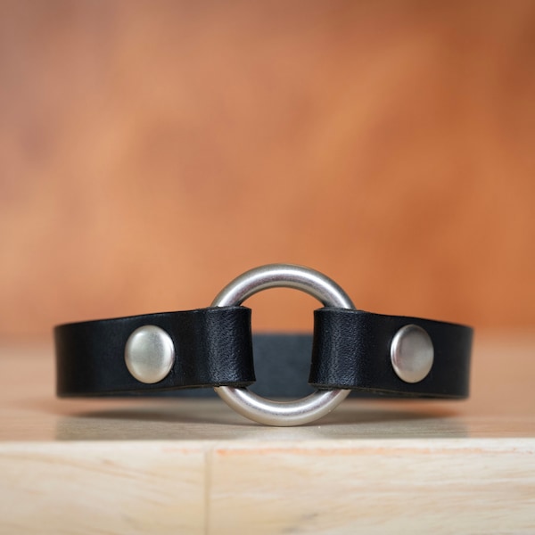 Leather Exchangeable Ring Bracelet - Black + Brushed Nickel - Grief Memory - Personalized Engraving - Wear The Ring