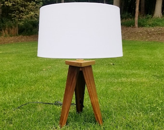 Tripod table lamp~tripod lamp~wooden tripod lamp~mid-century modern lamp~mid-century modern tripod lamp~side table lamp~wood table lamp