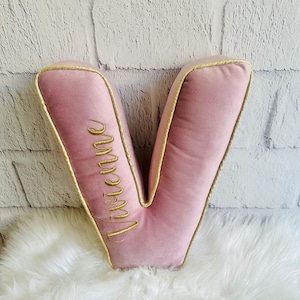 Almohada con nombre personalizada, almohada con el alfabeto, almohada con letras de la A a la Z, almohada con forma, almohada de terciopelo con letras iniciales, cojines con letras, almohada para habitación de niños