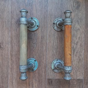 Set med 2 gamla vintage dörrhandtag: 28 cm långa, ladugårdsdörrsbeslag