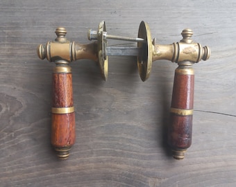 Set of 2 vintage door handles -  room door hardware - rustic door handle - wood and brass door pull - metall door handle - front door handle