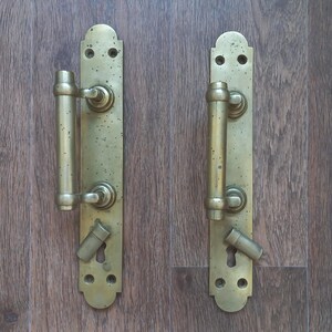 Set di 2 maniglie per porte vintage in ottone: 33 cm (13"), stile porta da fienile.