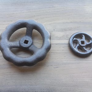 Maniglie per rubinetti vintage URSS: decorazioni steampunk in metallo arrugginito