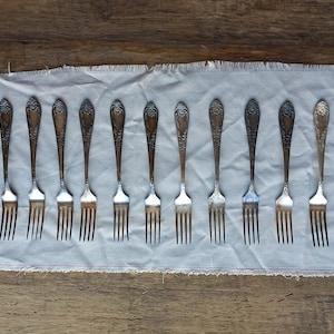 Set of 6 Vintage Melchior Forks, Vintage Cutlery Set, Vintage Metal Forks, Melchior Forks with patina, Rustic tableware, Blackened cutlery