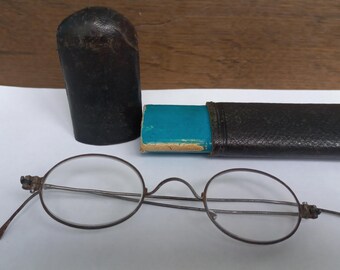 Vintage oude brillen uit de jaren 40: retrobrillen met origineel etui