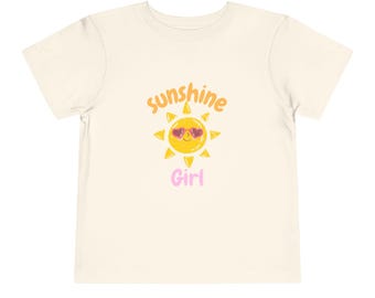 Camiseta Infantil Menina Sol | Estampa de Sol Sorridente com Coração e Óculos de Sol