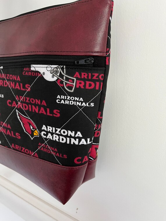 Crossbody Bag/Purse - Featuring U of L Cardinals - Leather*, Secure Zipper Closure, Outside Zip Pocket, Inside Pockets, Adjustable Strap