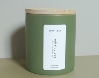 Missing You | Tobacco, Bay Leaf & Vanilla Ceramic Deluxe Candle | Crackling Wooden Wick | Coconut Wax | Sage Green Jar | Fresh Clean Scent