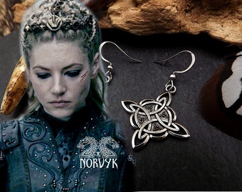 Boucles d'oreilles viking inspiration Lagertha en métal couleur argenté orné cochet acier inoxydable .