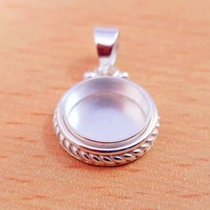 Sterling Silver Round Bezel Pendant Blank: Resin & Cabochon Setting