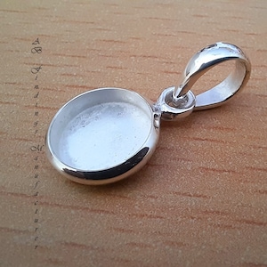 Sterling Silver Round Bezel Pendant Blank: Resin & Cabochon Setting