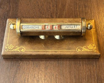 Calendrier de bureau perpétuel français vintage | Calendrier en cuir et laiton style milieu du XXe siècle