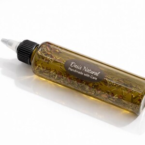 Ayurvedic Indian Herbal hair Oil, herbs infused with Hibiscus, Amla Fenugreek, Curry Leaf, Moringa, Bhringraj for healthy, stronger hair 画像 8