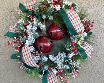 Jingle bells Christmas wreath, rustic elegant wreath, bells wreath, red and green Christmas, flocked Christmas wreath, farmhouse
