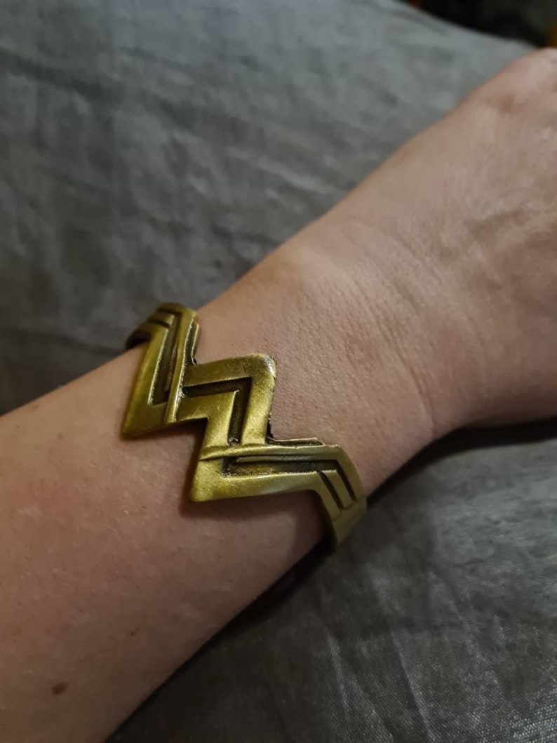 Wonderwoman bracelet vintage wonder woman cuff bangle retro