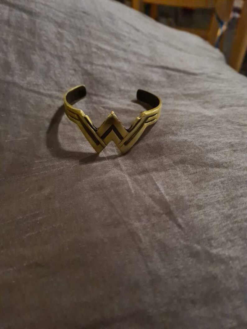 Wonderwoman bracelet vintage wonder woman cuff bangle retro