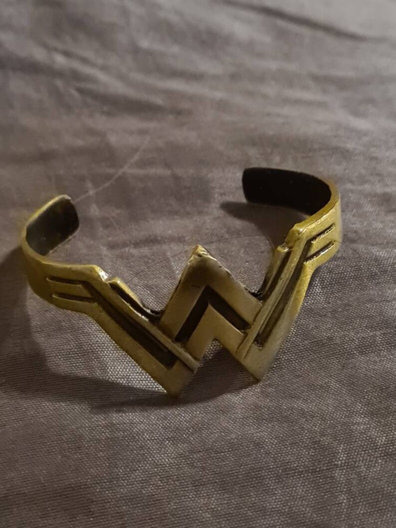 Wonderwoman bracelet vintage wonder woman cuff bangle retro