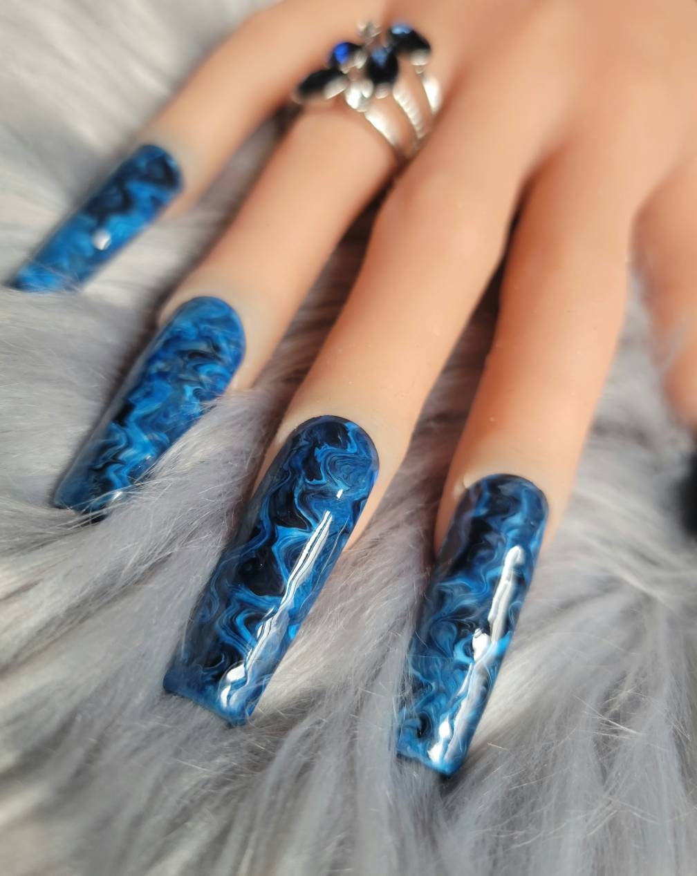 royal blue marble nails