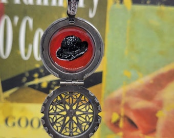 A Good Man is Hard to Find Locket, Flannery O'Connor Necklace for Literature Lover, English Teacher, or Southern Gothic Friend