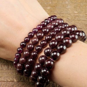 STAR GARNET Crystal Jewelry  :  Round Bead Birthstone Goth Power Bracelet, Healing Stone Gift, E1053