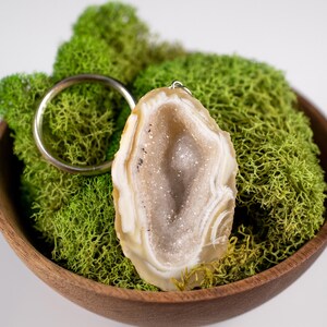 AGATE GEODE Keychain - Raw - Druzy Agate Key Ring, Crystal Keychain, Key Holder, E2051