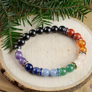 Pulseira de Cristal de Shungita com Chakras: Joia de Cura com Gema Redonda de 8 mm, Proteção contra Radiação Eletromagnética (E1356)