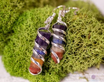 Regnbågsfärgade CHAKRA-kristallörhängen - Kristallspets, Droppörhängen, Kristallsmycken, Chakraörhängen - E1393