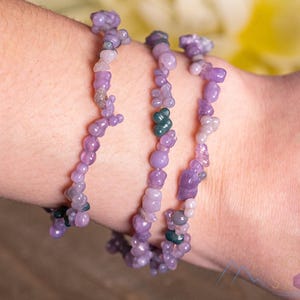 GRAPE AGATE Bracelet  :  x3 Genuine Purple Polished Freeform Crystal Handmade Elastic Jewelry, E1716