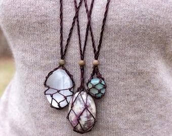 Macrame Crystal Pouch Necklace - EMPTY - Woven Cage & Cord Crystal Net Holder - E2058