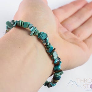 TURQUOISE Chip Bead Bracelet  :  Blue Green Birthstone Handmade Elastic Healing Jewelry, E0726