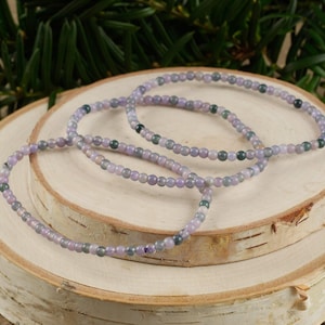 GRAPE AGATE Bead Bracelet  :  Round Authentic Purple Crystal, Handmade Healing Stone Jewelry Gift, R0636