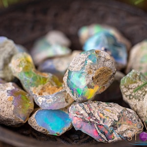 Welo OPAL Raw Gemstones  :  Large AA Grade Natural Rough Crystals Flashy Bulk Set, E0216