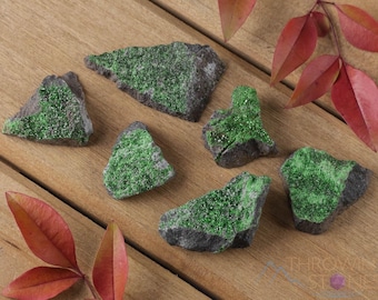 UVAROVITE GARNET Gemstone  - Thin - Rough Druzy, Rare Crystal, Mineral Specimen, E0453