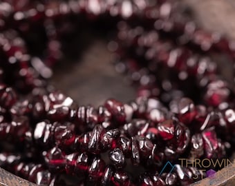 GARNET Dark Crystal Bracelet - Chip - Healing Crystals, Beaded Bracelet, Handmade Jewelry, Unique Gift, E1769