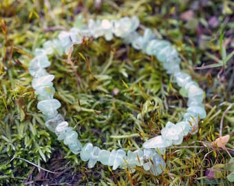 PREHNITE Crystal Bracelet – Chip - Crystal Healing, Beaded Bracelet, Crystal Jewelry, Healing Stones, E1779