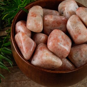 SUNSTONE tuimelde kristallen - metafysische kristallen, zakstenen, helende kristallen, tuimelde stenen, E0256