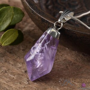 Pendentif en pierre précieuse améthyste - Bijoux avec pierre de naissance, pierre de protection, collier à pointe de cristal, E0304