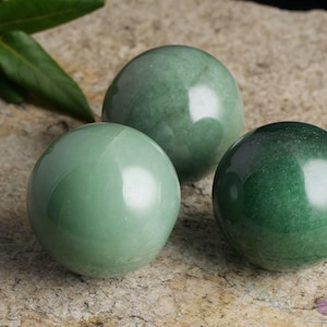 AVENTURINA Esfera de cristal verde - Decoración del hogar, Bola de cristal, Esfera de piedras preciosas, Rejilla de cristal - E0161
