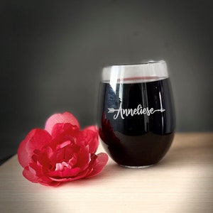 Personalized Etched Monogram Stemless wine Glass, Engraved wine glass, Wedding gifts for couple, Anniversary gifts for husband, Birthday
