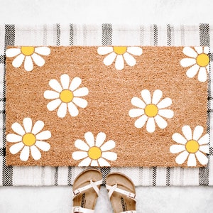 Spring Doormat | Daisy Doormat | Spring Porch Decor  Flower Doormat | Spring Door Decor | Floral Doormat