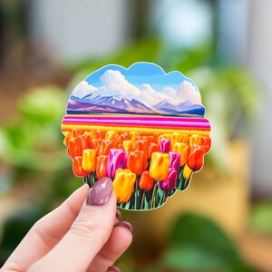 Bunte Tulipfield Landschaft Aufkleber - 3x3 Zoll // Wasserfester & Haltbarer Vinyl Aufkleber // Verwendbar als Laptop, Autoaufkleber und mehr!