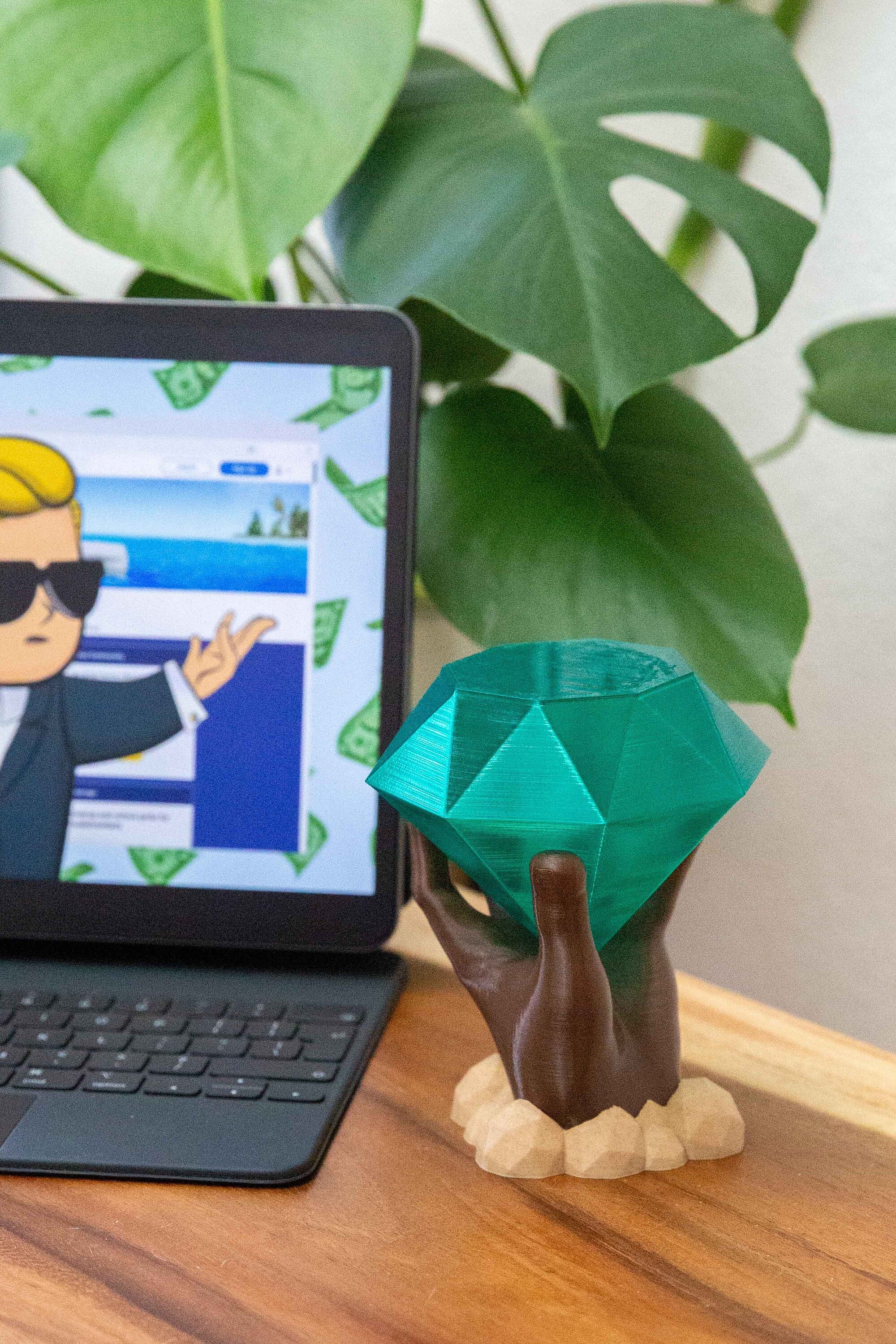 Adorno de escritorio criptográfico Mano Esmeralda – Soporte Safemoon,  Stonks Decor - Etsy México