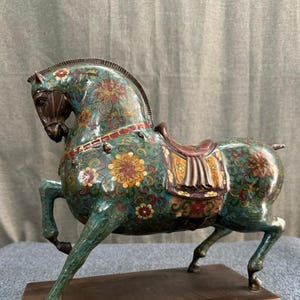 Fine and rare pure copper cloisonné enamel Tang Dynasty horse statue, handmade by antique Chinese