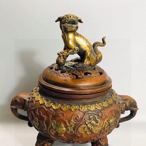 A rare and exquisite pure copper auspicious lion incense burner ornament made by hand from China