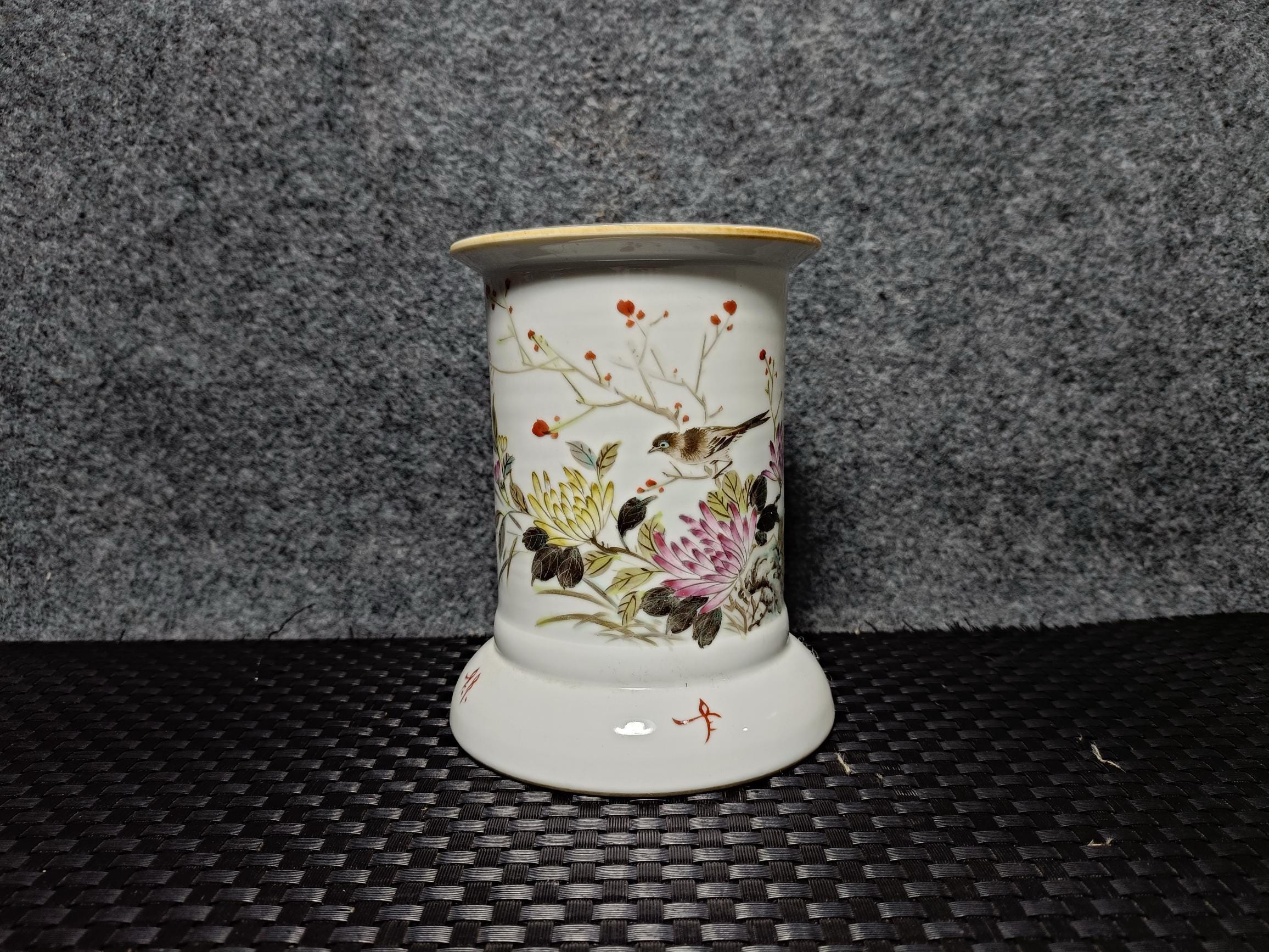 Chinese antique pure hand-painted exquisite rare light crimson flower and bird pattern pen holder ornaments