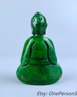 古代中国の天然翡翠で手彫りされた仏像 - Etsy 日本