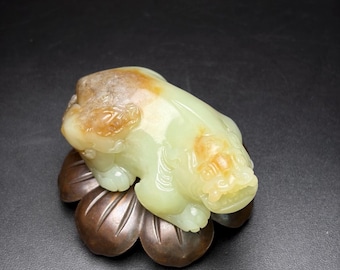 Exquisite handmade carving of Chinese white jade Pixiu figurines